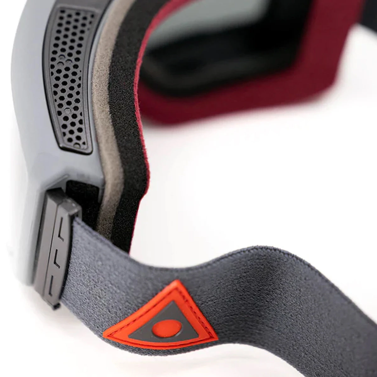 Ashbury Arrow Triangle Snowboard Goggles - Dusk Triangle/Dark Smoke/Yellow Spare 5 Ashbury Arrow Triangle Snowboard Goggles - Dusk Triangle/Dark Smoke/Yellow Spare - Image 3